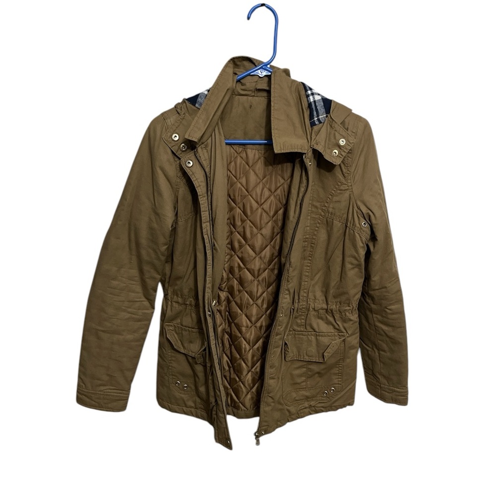 Classic Brown Quilted Jacket with Plaid Hood